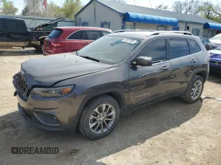 2019 Jeep Cherokee Latitude Plus z VIN 1C4PJLLB1KD301463, wystawiony jako Copart lot #53031395 z przebiegiem 91 571 mil mil oraz Szkoda całkowita • Salvage title. Historia ofert i sprzedaży dostępna na DreamBid. Obrazek 1.