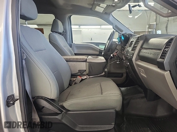 2019 Ford Super Duty F-250 SRW XL with VIN 1FT7W2B64KEF83432, listed as a IAAI auction lot 42194351 with 94,892 mi miles. Bid and sale history available at carsss.com. Image 1.