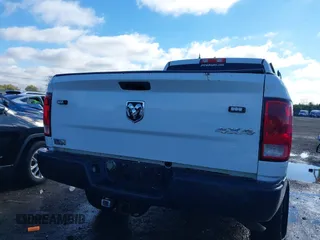 2014 Ram 2500 Tradesman z VIN 3C6TR5CT1EG234972, wystawiony jako IAAI lot #40605313 z przebiegiem 170 001 mil mil oraz . Historia ofert i sprzedaży dostępna na DreamBid. Obrazek 17.