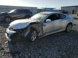 2010 Hyundai Genesis Coupe z VIN KMHHT6KD5AU004192, wystawiony jako Copart lot #52507565 z przebiegiem Nie podano mil oraz Szkoda całkowita • Salvage title. Historia ofert i sprzedaży dostępna na DreamBid. Obrazek 1.