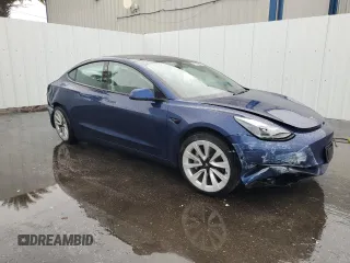 2022 Tesla Model 3 z VIN 5YJ3E1EAXNF190873, wystawiony jako Copart lot #59681145 z przebiegiem Nie podano mil oraz Szkoda całkowita • Salvage title. Historia ofert i sprzedaży dostępna na DreamBid. Obrazek 4.