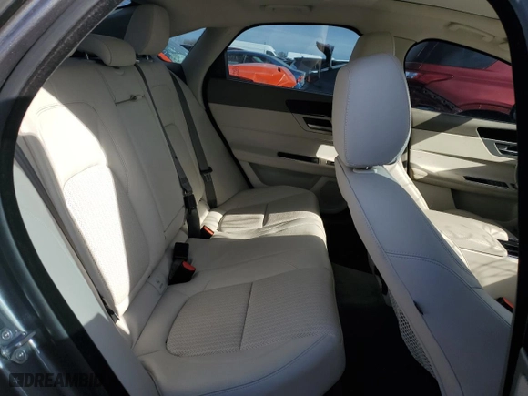 2016 Jaguar XF 35t Prestige with VIN SAJBK4BV8GCY18346, listed as a Copart auction lot 46985125 with 89,484 mi miles and Salvage Title. Bid and sale history available at carsss.com. Image 10.