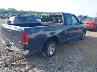 2002 Ford F-150 XL z VIN 1FTRX17W62NB63583, wystawiony jako IAAI lot #42439328 z przebiegiem 119 164 mil mil oraz . Historia ofert i sprzedaży dostępna na DreamBid. Obrazek 4.
