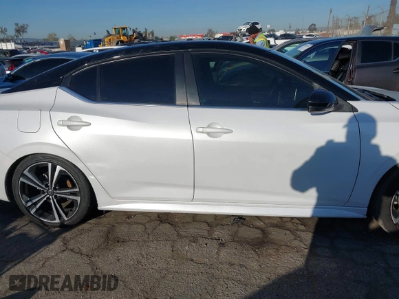 2020 Nissan Sentra SR with VIN 3N1AB8DV0LY261421, listed as a IAAI auction lot 41752418 with 42,971 mi miles and . Bid and sale history available at DreamBid. Image 13.