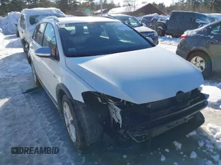 2019 Volkswagen Golf S z VIN 3VWH17AU9KM515974, wystawiony jako IAAI lot #41596110 z przebiegiem 29 019 mil mil oraz . Historia ofert i sprzedaży dostępna na DreamBid. Obrazek 1.