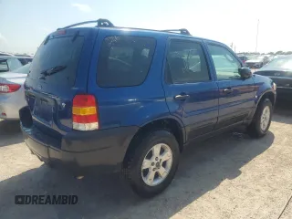 2007 Ford Escape XLT with VIN 1FMYU03117KC07213, listed as a Copart auction lot 75800064 with 0 mi miles and Non Repairable. Bid and sale history available at carsss.com. Image 3.