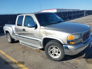 2002 GMC Sierra 1500 SLE with VIN 2GTEC19T721257163, listed as a IAAI auction lot 42049468 with 274,249 mi miles and . Bid and sale history available at carsss.com. Image 1.