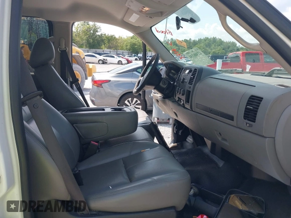 2012 GMC Sierra 2500HD with VIN 1GT11ZCG0CF194948, listed as a IAAI auction lot 42388334 with Not provided miles and . Bid and sale history available at DreamBid. Image 5.