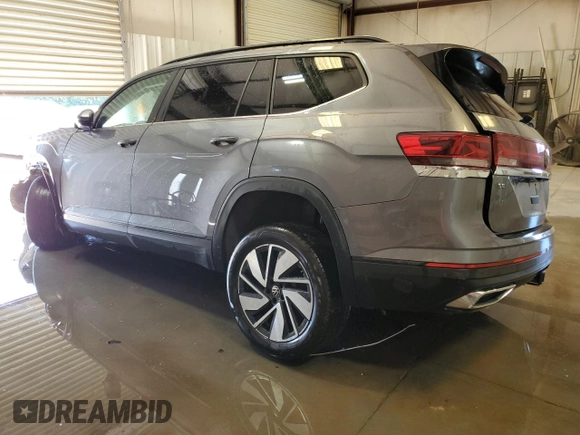 2024 Volkswagen Atlas SE with VIN 1V2HR2CA5RC572135, listed as a Copart auction lot 57635285 with 29,441 mi miles and Non repairable. Bid and sale history available at DreamBid. Image 2.