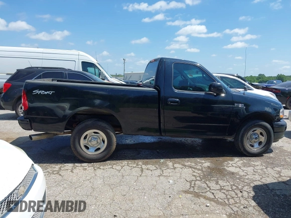 2002 Ford F-150 XL z VIN 1FTRF17292NA08851, wystawiony jako IAAI lot #42559503 z przebiegiem Nie podano mil oraz . Historia ofert i sprzedaży dostępna na DreamBid. Obrazek 13.