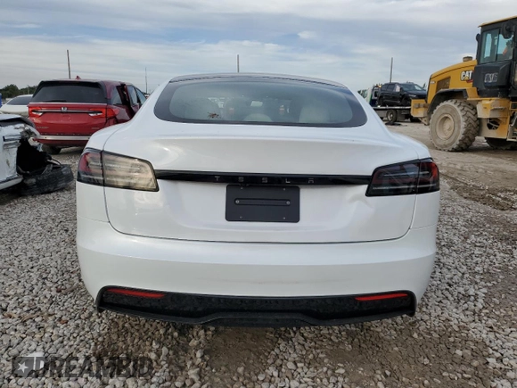 2024 Tesla Model S z VIN 5YJSA1E56RF543139, wystawiony jako Copart lot #86568584 z przebiegiem 1 212 mil mil oraz Szkoda całkowita • Salvage title. Historia ofert i sprzedaży dostępna na DreamBid. Obrazek 6.