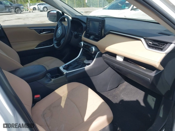 2022 Toyota RAV4 XLE with VIN 2T3P1RFV9NW266137, listed as a IAAI auction lot 41500892 with 15,454 mi miles. Bid and sale history available at carsss.com. Image 5.