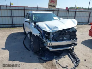 2022 Toyota Highlander Hybrid XLE with VIN 5TDGBRCH1NS559043, listed as a IAAI auction lot 41478165 with 20,275 mi miles. Bid and sale history available at carsss.com. Image 1.