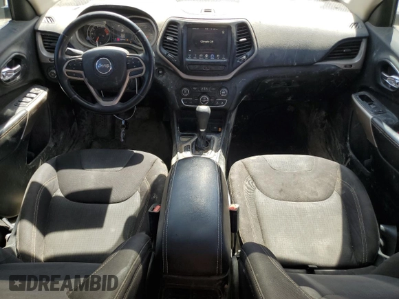 2017 Jeep Cherokee Latitude z VIN 1C4PJLCSXHW653163, wystawiony jako Copart lot #49277655 z przebiegiem 209 156 mil mil oraz Szkoda całkowita • Salvage title. Historia ofert i sprzedaży dostępna na DreamBid. Obrazek 8.