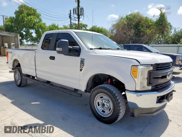 2017 Ford F-250 XLT with VIN 1FT7X2B63HED50048, listed as a Copart auction lot 61651905 with 236,773 mi miles and Clean title. Bid and sale history available at DreamBid. Image 4.