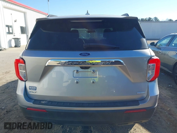 2020 Ford Explorer XLT with VIN 1FMSK7DH1LGB18321, listed as a IAAI auction lot 41339915 with 142,756 mi miles. Bid and sale history available at carsss.com. Image 17.