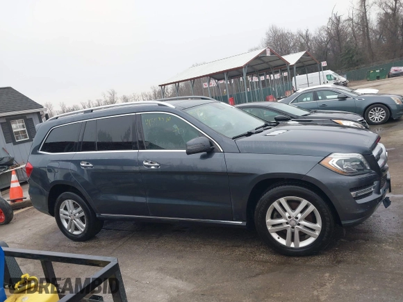 2015 Mercedes-Benz GL-Class GL 450 with VIN 4JGDF6EE7FA516507, listed as a IAAI auction lot 41543310 with 186,164 mi miles. Bid and sale history available at carsss.com. Image 13.