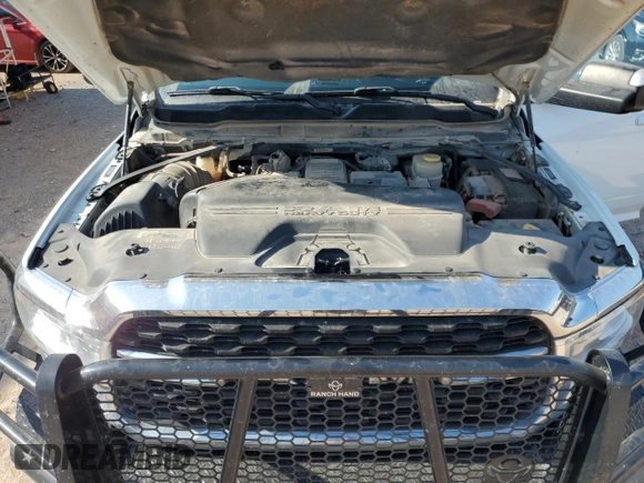 2022 Ram 2500 Big Horn z VIN 3C6UR5DL3NG322697, wystawiony jako Copart lot #55618875 z przebiegiem 132 590 mil mil oraz Czysty tytuł • Clean title. Historia ofert i sprzedaży dostępna na DreamBid. Obrazek 11.