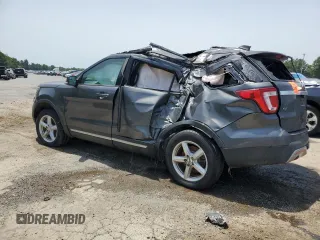 2017 Ford Explorer XLT z VIN 1FM5K8DH8HGA21577, wystawiony jako Copart lot #56298555 z przebiegiem 104 874 mil mil oraz Szkoda całkowita • Salvage title. Historia ofert i sprzedaży dostępna na DreamBid. Obrazek 2.