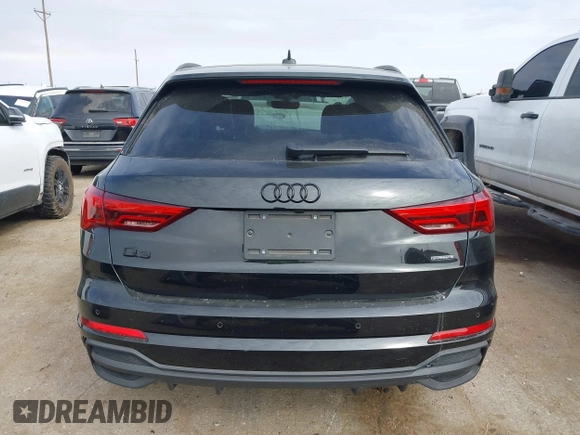2024 Audi Q3 S line Premium Plus z VIN WA1EECF37R1154359, wystawiony jako IAAI lot #41617551 z przebiegiem 8377 mil mil oraz . Historia ofert i sprzedaży dostępna na DreamBid. Obrazek 17.