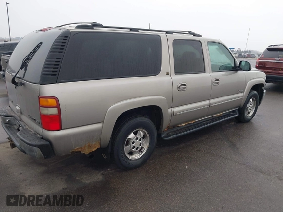 2000 Chevrolet Suburban LT with VIN 3GNFK16T7YG210170, listed as a IAAI auction lot 41665395 with 215,517 mi miles. Bid and sale history available at carsss.com. Image 4.