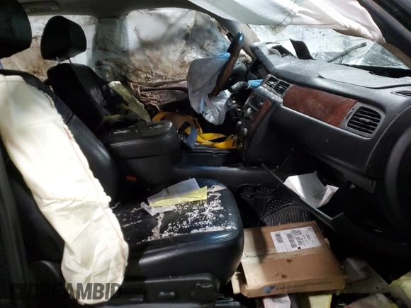 2011 Chevrolet Suburban LS with VIN 1GNSCHE08BR172905, listed as a Copart auction lot 81744544 with 0 mi miles and Non Repairable. Bid and sale history available at carsss.com. Image 7.