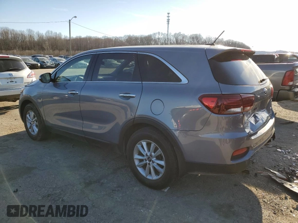 2020 Kia Sorento LX z VIN 5XYPG4A32LG671064, wystawiony jako Copart lot #43046395 z przebiegiem 87 186 mil mil oraz Szkoda całkowita • Salvage title. Historia ofert i sprzedaży dostępna na DreamBid. Obrazek 2.