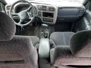 2000 GMC Jimmy SLE Convenience with VIN 1GKDT13W9Y2236228, listed as a Copart auction lot 41887065 with 248,134 mi miles and Salvage Title. Bid and sale history available at carsss.com. Image 8.
