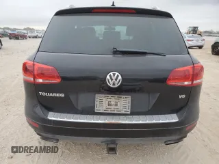 2013 Volkswagen Touareg Lux with VIN WVGEF9BP7DD005872, listed as a Copart auction lot 82618654 with 236,650 mi miles and Salvage Title. Bid and sale history available at DreamBid. Image 6.