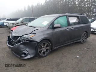 2017 Toyota Sienna SE with VIN 5TDXZ3DC1HS897574, listed as a IAAI auction lot 40998359 with 27,804 mi miles. Bid and sale history available at carsss.com. Image 17.