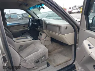2001 Chevrolet Tahoe LS with VIN 1GNEK13T11R109826, listed as a IAAI auction lot 41473357 with 257,335 mi miles. Bid and sale history available at carsss.com. Image 5.