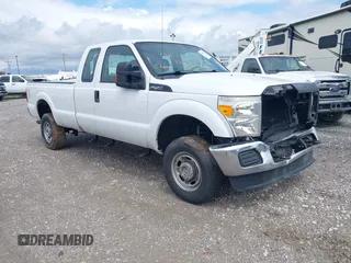 2015 Ford Super Duty F-250 SRW XLT with VIN 1FT7X2B69FEC44250, listed as a IAAI auction lot 42090730 with 286,471 mi miles. Bid and sale history available at carsss.com. Image 1.