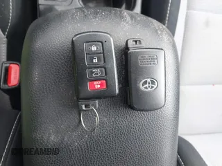 2018 Toyota RAV4 XLE with VIN 2T3WFREV5JW514361, listed as a IAAI auction lot 41286773 with 88,099 mi miles. Bid and sale history available at carsss.com. Image 11.