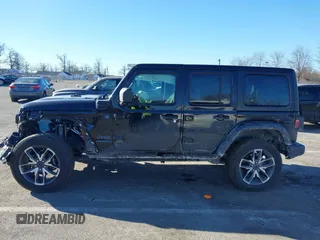 2024 Jeep Wrangler Willys с VIN 1C4RJXN64RW162279, выставлен на аукционе IAAI как лот 41464424 с пробегом 12 928 миль миль и . История ставок и продаж доступна на DreamBid. Изображение 14.