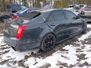 2017 Cadillac CTS-V z VIN 1G6A15S60H0212069, wystawiony jako IAAI lot #41402685 z przebiegiem 112 267 mil mil oraz . Historia ofert i sprzedaży dostępna na DreamBid. Obrazek 4.