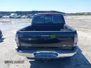 2015 Toyota Tacoma z VIN 3TMLU4EN3FM186765, wystawiony jako IAAI lot #42235553 z przebiegiem 183 878 mil mil oraz . Historia ofert i sprzedaży dostępna na DreamBid. Obrazek 17.