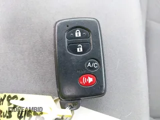 2010 Toyota Prius II z VIN JTDKN3DU8A0173534, wystawiony jako IAAI lot #42035601 z przebiegiem 236 977 mil mil oraz . Historia ofert i sprzedaży dostępna na DreamBid. Obrazek 11.