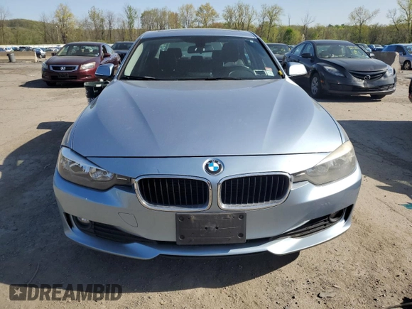 2014 BMW 3 Series 320i xDrive with VIN WBA3C3C59EP662622, listed as a Copart auction lot 55092495 with 118,778 mi miles and Non repairable. Bid and sale history available at DreamBid. Image 5.