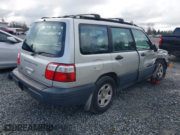 2001 Subaru Forester L with VIN JF1SF635X1H735028, listed as a IAAI auction lot 41805026 with 132,843 mi miles. Bid and sale history available at carsss.com. Image 4.
