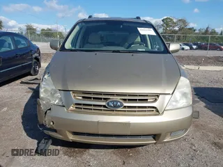 2008 Kia Sedona LX with VIN KNDMB233086261988, listed as a IAAI auction lot 41612389 with 170,947 mi miles. Bid and sale history available at carsss.com. Image 12.