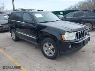 2007 Jeep Grand Cherokee Limited with VIN 1J8HR58277C634743, listed as a IAAI auction lot 41886012 with 197,209 mi miles. Bid and sale history available at carsss.com. Image 1.