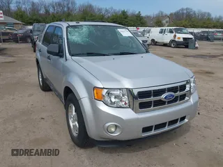 2011 Ford Escape XLT с VIN 1FMCU9D77BKC38802, выставлен на аукционе IAAI как лот 42012798 с пробегом 249 489 миль миль и . История ставок и продаж доступна на DreamBid. Изображение 1.