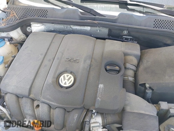 2013 Volkswagen Beetle 2.5L w/Sun с VIN 3VWJP7AT2DM659280, выставлен на аукционе IAAI как лот 42165515 с пробегом Не указан миль и . История ставок и продаж доступна на DreamBid. Изображение 10.