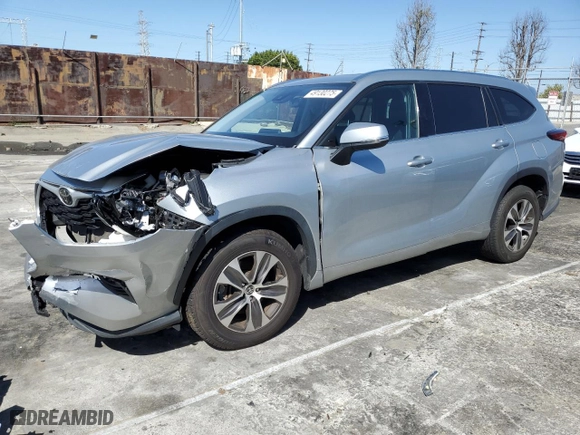 2021 Toyota Highlander XLE with VIN 5TDGZRAH0MS528394, listed as a Copart auction lot 49130275 with 67,167 mi miles and Salvage Title. Bid and sale history available at carsss.com. Image 1.