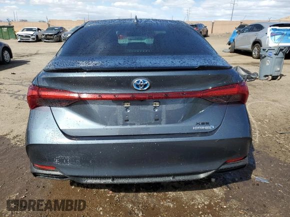 2021 Toyota Avalon Hybrid XSE z VIN 4T1EA1AB4MU009108, wystawiony jako Copart lot #48405855 z przebiegiem 41 097 mil mil oraz Szkoda całkowita • Salvage title. Historia ofert i sprzedaży dostępna na DreamBid. Obrazek 6.