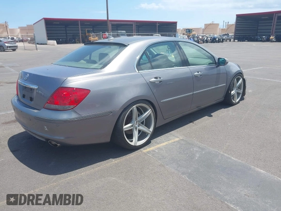 2005 Acura RL with VIN JH4KB16315C004640, listed as a IAAI auction lot 42612724 with 142,227 mi miles and . Bid and sale history available at DreamBid. Image 4.