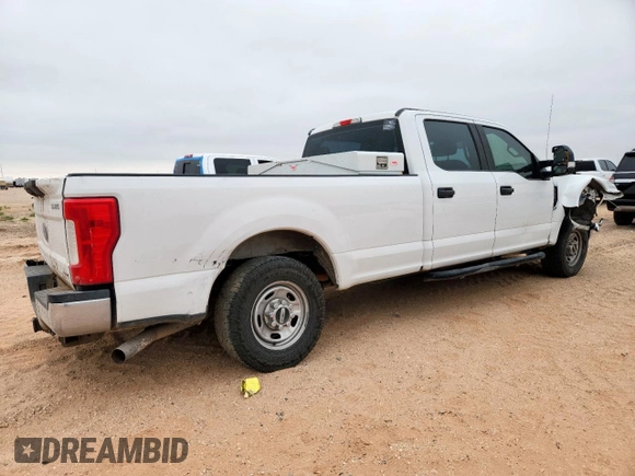2017 Ford F-250 XL z VIN 1FT7W2A67HEF11151, wystawiony jako Copart lot #57052135 z przebiegiem 237 681 mil mil oraz Szkoda całkowita • Salvage title. Historia ofert i sprzedaży dostępna na DreamBid. Obrazek 3.