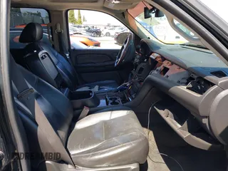 2007 Cadillac Escalade EXT with VIN 3GYFK62807G174788, listed as a IAAI auction lot 41932450 with 183,031 mi miles. Bid and sale history available at carsss.com. Image 5.