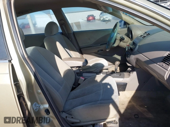 2002 Nissan Altima S with VIN 1N4AL11D72C156191, listed as a IAAI auction lot 41611480 with 135,716 mi miles. Bid and sale history available at carsss.com. Image 5.