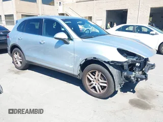 2016 Porsche Cayenne z VIN WP1AA2A24GKA36266, wystawiony jako IAAI lot #41857643 z przebiegiem 109 507 mil mil oraz . Historia ofert i sprzedaży dostępna na DreamBid. Obrazek 1.